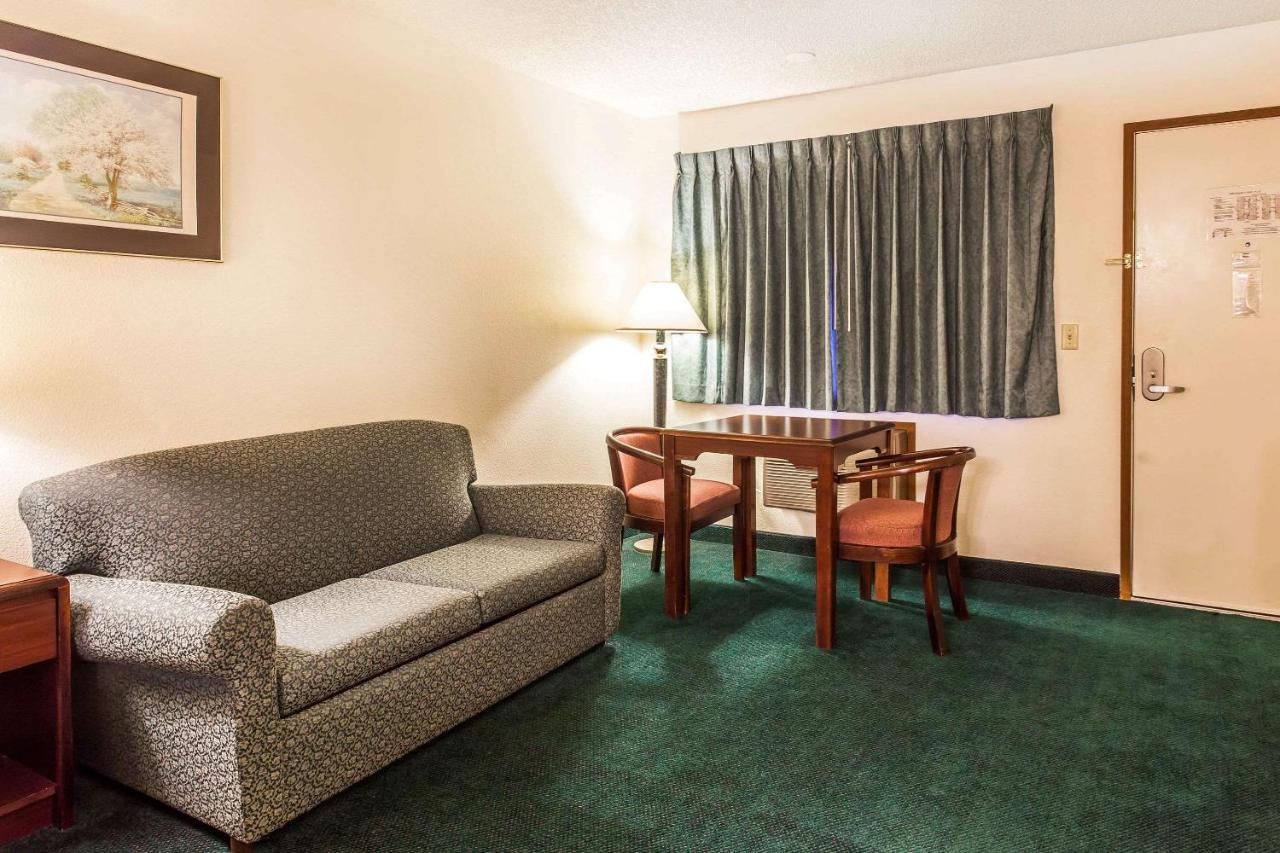 Econolodge Everett Ngoại thất bức ảnh